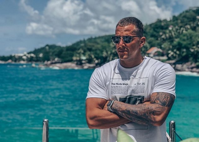 Федя Стрелков и Настя Стецевят отметили дни рождения на Острове Любви