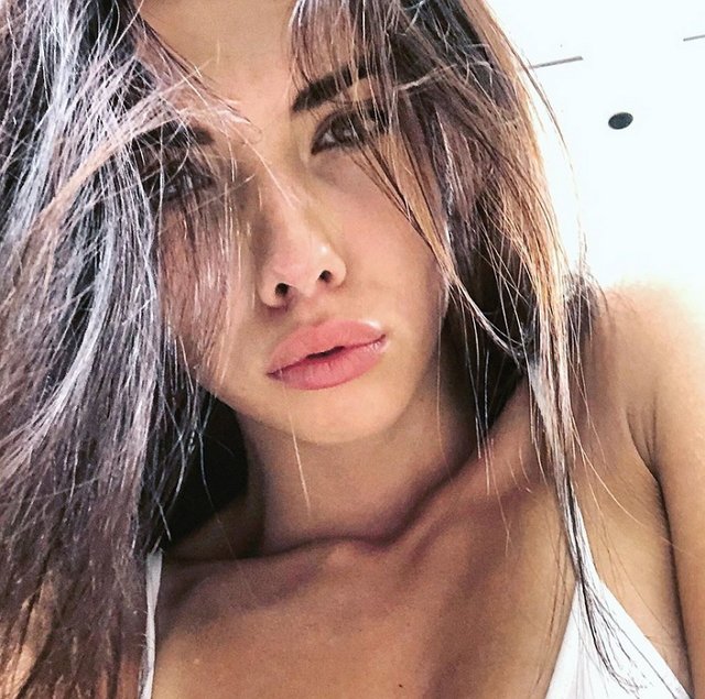 Ирине Пингвиновой оказывает знаки внимания анонимный воздыхатель?