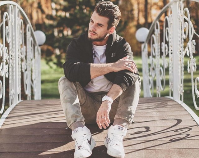 Оганесян рассказал о флирте Ромашова с Аленой Савкиной