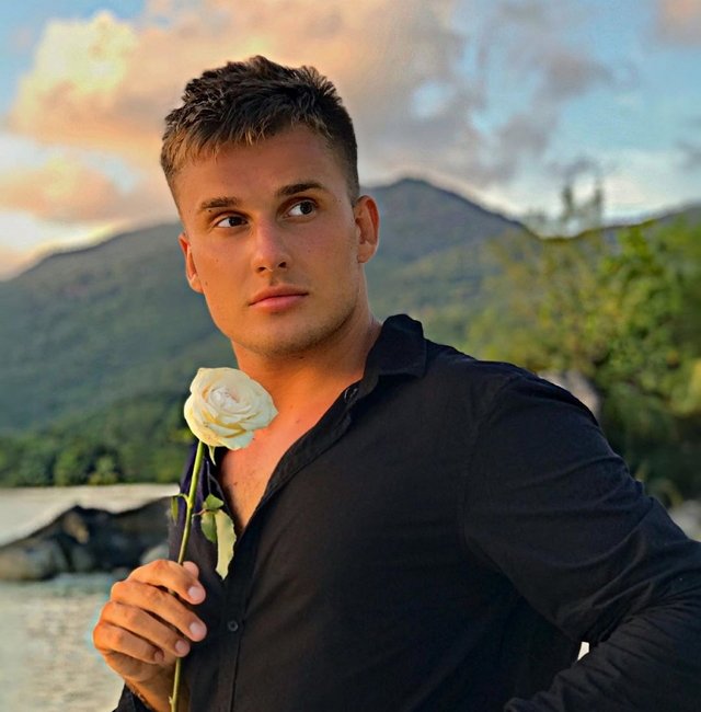 Никита Барышев объяснился за свои откровенные снимки в сети