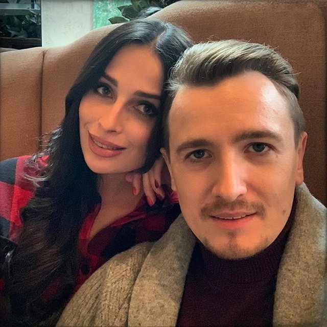 Ксюша Шаповал ночует не на поляне, а у Влада Кадони