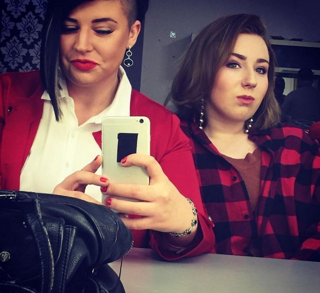 Сестра Черно пока не перебирается на поляну