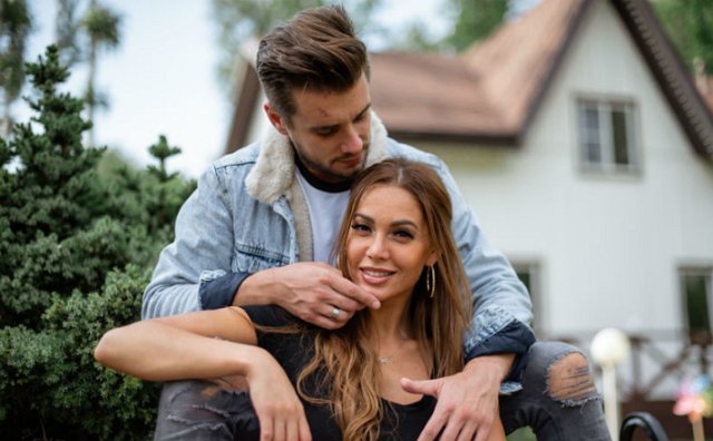 Евгений Ромашов вынужденно сделал предложение Белой