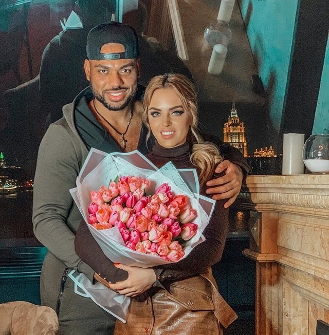 Юлия Ефременкова:  С годовщиной нас, кот!