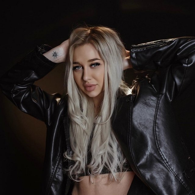 Юлия Щеглова на Сейшелах завела свинку Настю