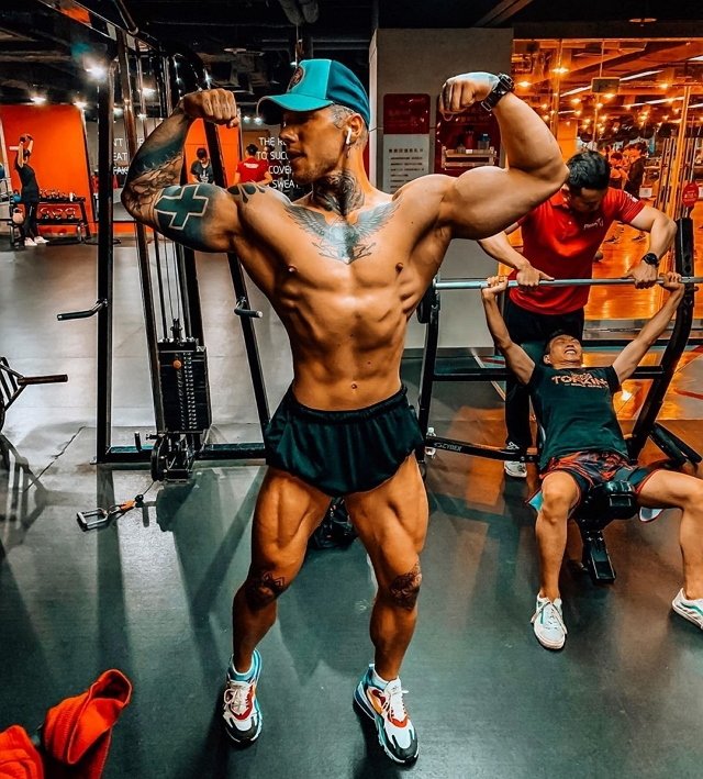 Новенький участник проекта Юрий Хохлов