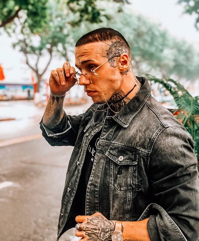 Новенький участник проекта Юрий Хохлов