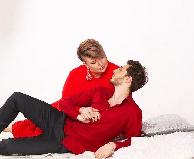 Александра Черно: Он целовал меня в щечку и дарил букет