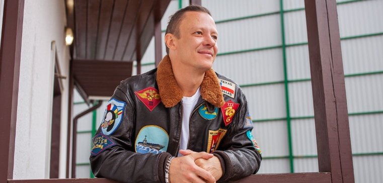 Роман Макеев исправил татуировку с именем Алены Савкиной