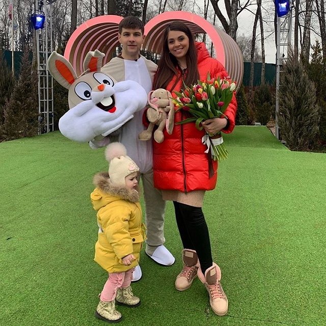 Оля и Дима Дмитренко сняли квартиру за периметром и готовятся к переезду Оля и Дима Дмитренко сняли квартиру за периметром и готовятся к переезду