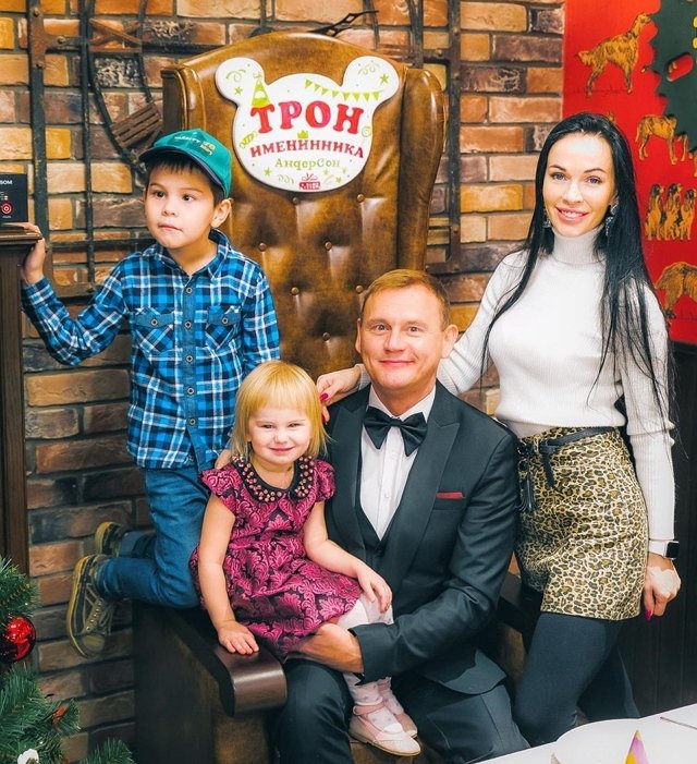 Бывшая жена Меньщикова потребовала от него повысить алименты