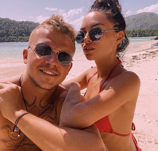 Галимова выпустила первый сольный трек