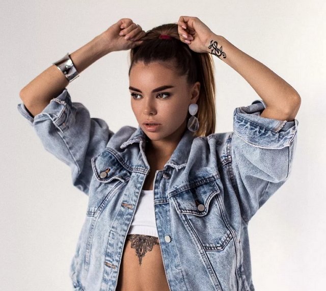 Галимова выпустила первый сольный трек