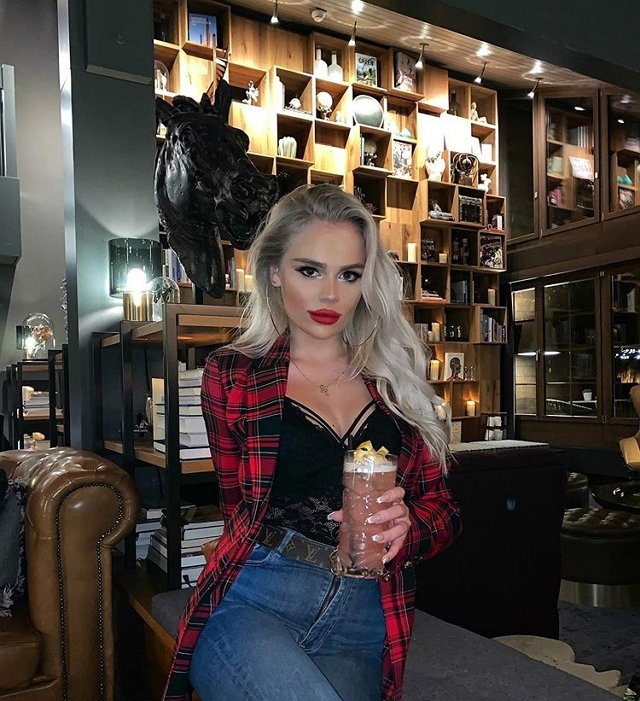 Новая участница проекта Марина Страхова