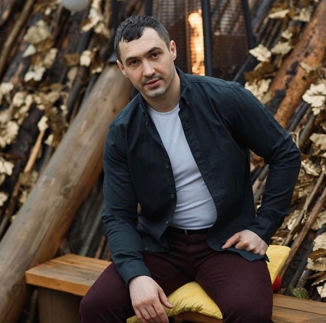 Денис Мокроусов: Она мутит темы