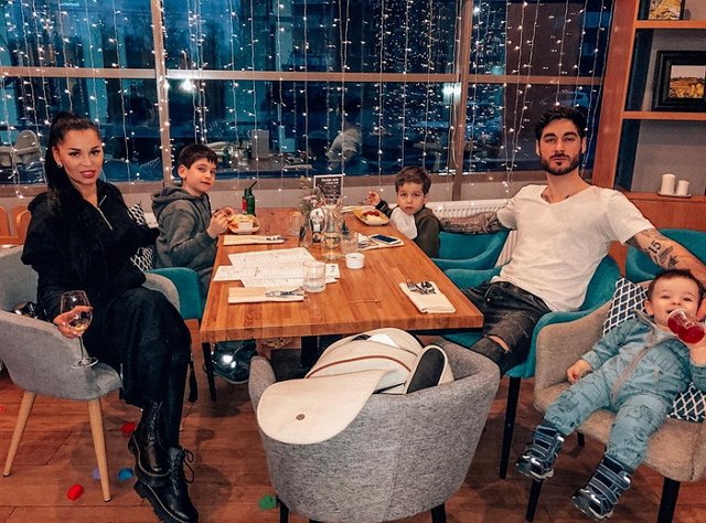 Юлия Салибекова ответила на слухи о четвертой беременности