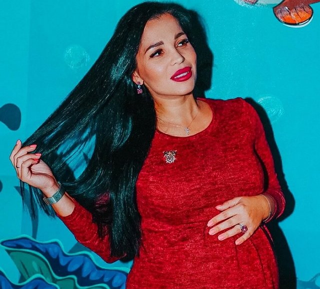 Юлия Салибекова ответила на слухи о четвертой беременности