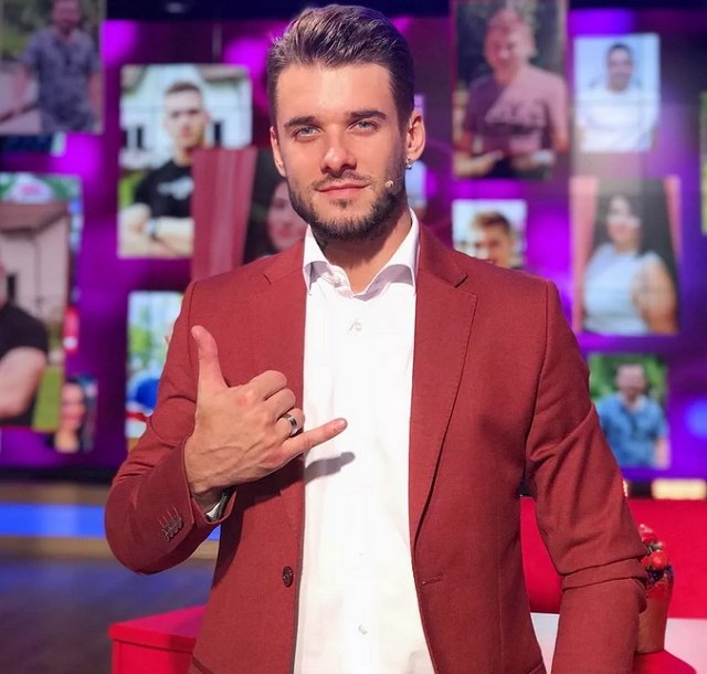 Захарова хочет отбить Ромашова у Белой? Захарова хочет отбить Ромашова у Белой?