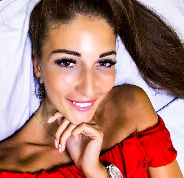 Захарова хочет отбить Ромашова у Белой? Захарова хочет отбить Ромашова у Белой?