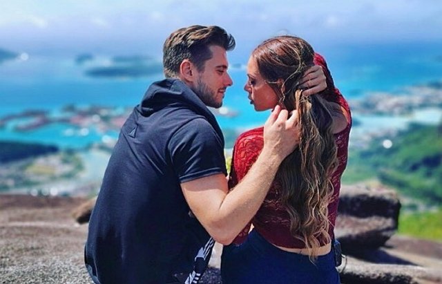 Девушки на Острове Любви не знают, куда деться от Ромашова