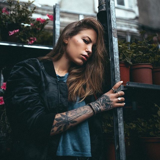 Алья Адхам призналась в том, что сбежала от экс-супруга