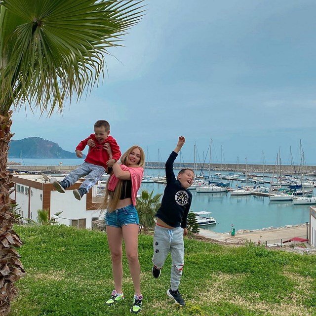 Фотоподборка детей участников (1.04.2020)