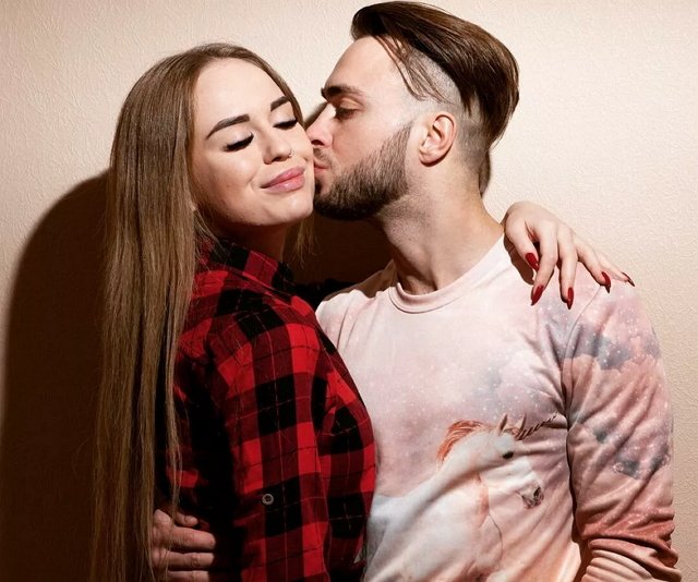 Алексей Безус прокомментировал свой разрыв с Миленой Безбородовой