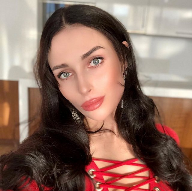 Ксюшу Шаповал на скорой отвезли в больницу