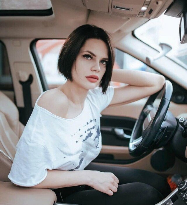 Майер объяснилась за петтинг с Уманским Майер объяснилась за петтинг с Уманским