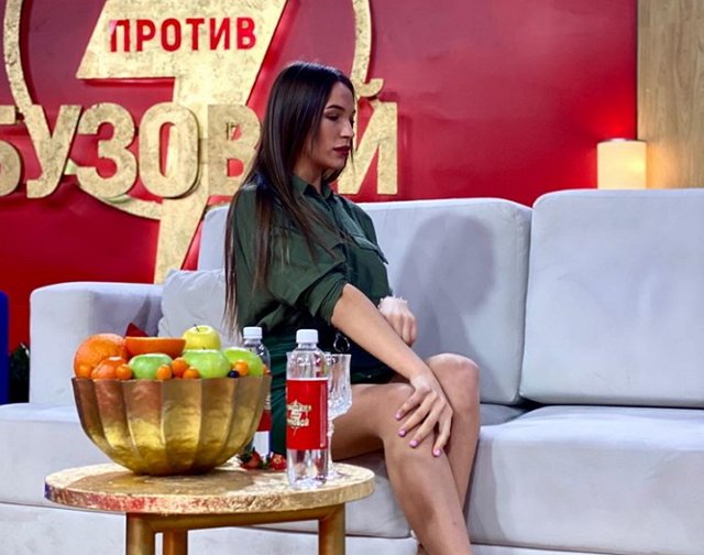 Майер объяснилась за петтинг с Уманским Майер объяснилась за петтинг с Уманским