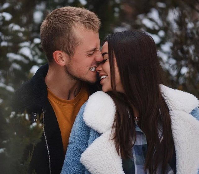 Никита Рудаков сделал предложение руки и сердца Алине Галимовой