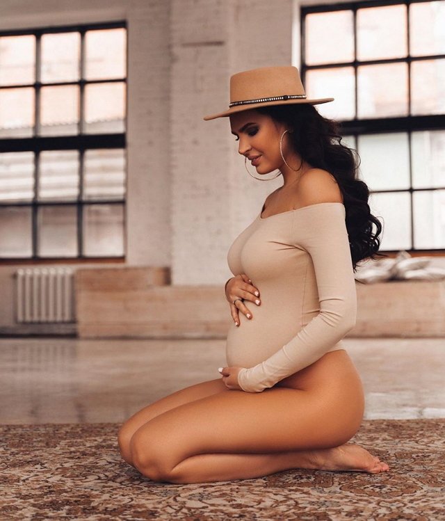 Элла Суханова скоро впервые станет мамой Элла Суханова скоро впервые станет мамой