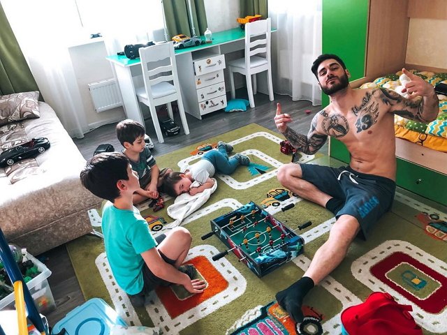 Фотоподборка детей участников (21.04.2020)