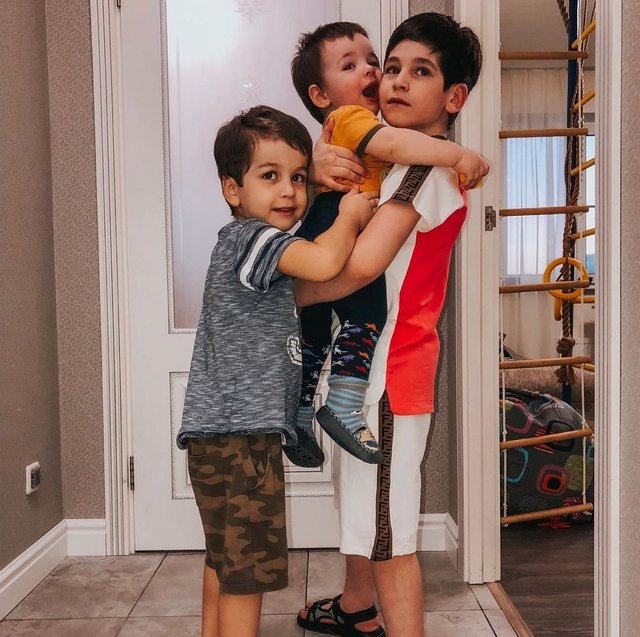 Фотоподборка детей участников (23.04.2020)