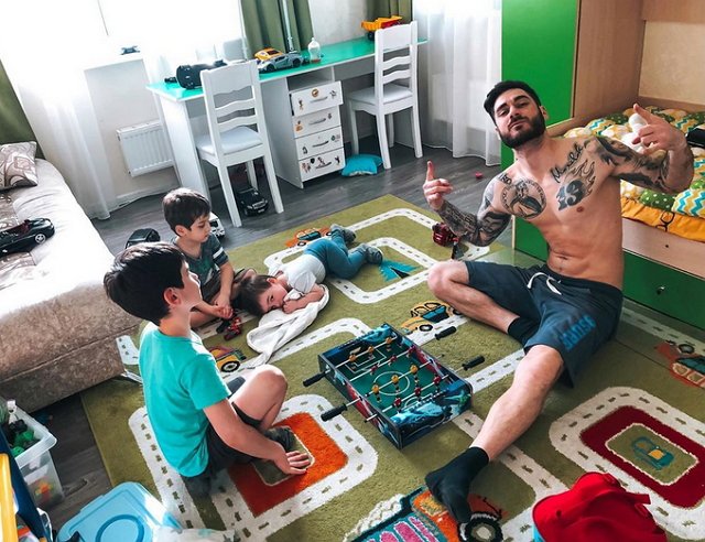 Салибекова уединилась в новой квартире без мужа и детей