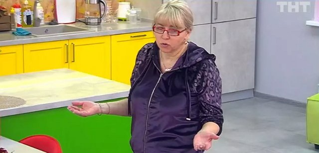 Татьяну Владимировну беспокоит флирт младшей дочери с Колесниковым