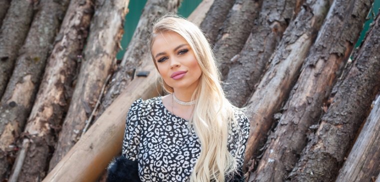 Мама Страховой смотрит прямые эфиры Захарьяша