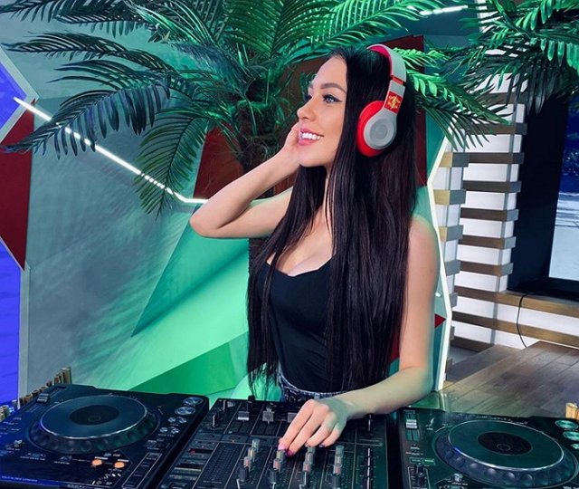 Максим Колесников объяснил, почему запал на Алену Савкину