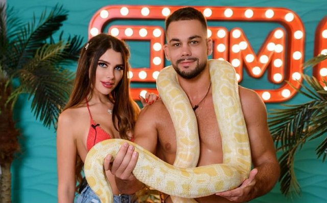 Захарьяшу кажется, будто Семеренко еще не до конца его разлюбила