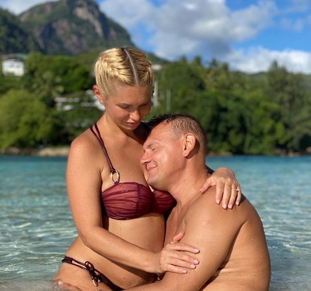 Степан Меньщиков обручился с Ангелиной Монах