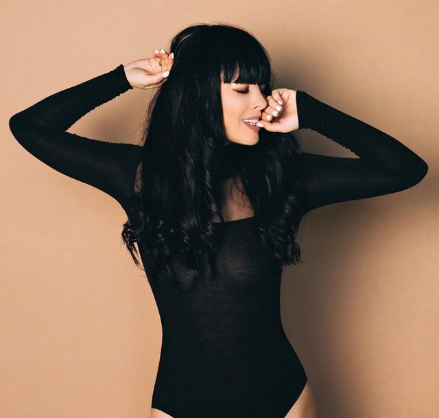 Нелли Ермолаева провела режим самоизоляции с экс-супругом