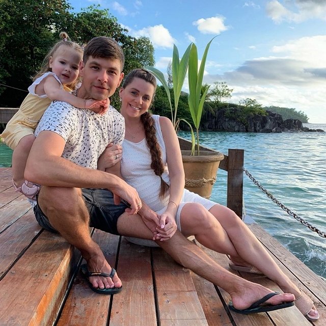 Ольга Рапунцель: Прилетели и сразу на карантин