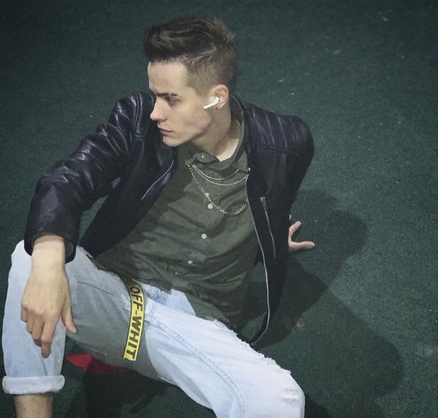 Макс Колесников поведал трогательную историю о знакомстве со своей сестрой