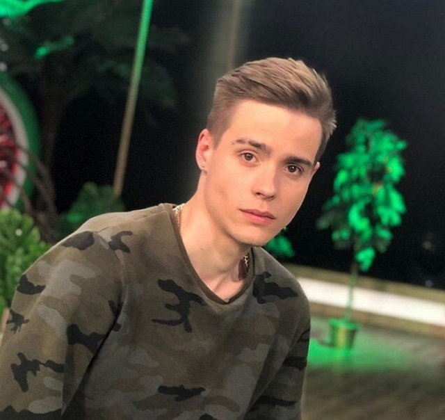 Макс Колесников признался, чем зарабатывал до прихода на телестройку