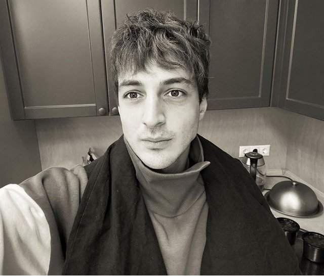 Йося Оганесян рассказал, как мучился от сонного паралича 