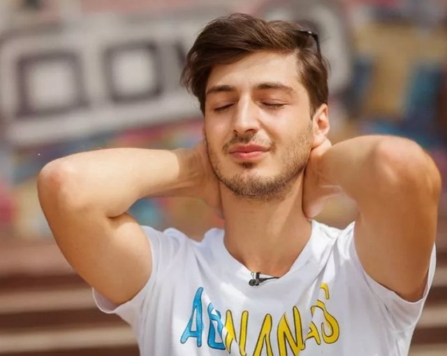 Йося Оганесян рассказал, как мучился от сонного паралича 