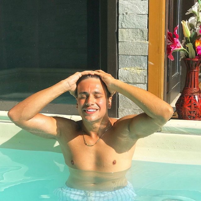 Даниил Сахнов: С Миленой общаюсь не только я