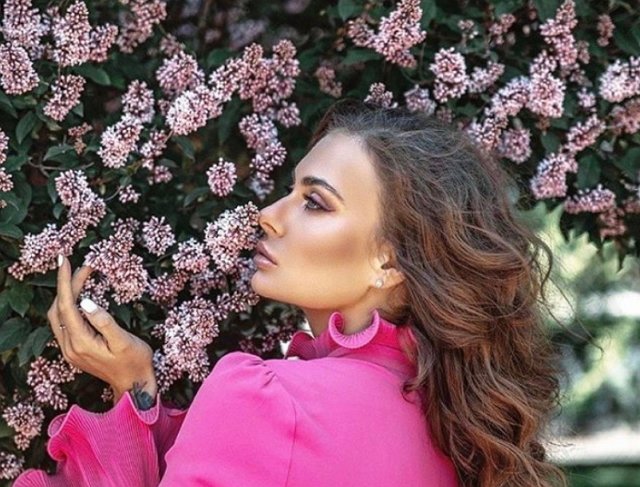 Юлия Жукова: Мы общаемся о взаимоотношениях