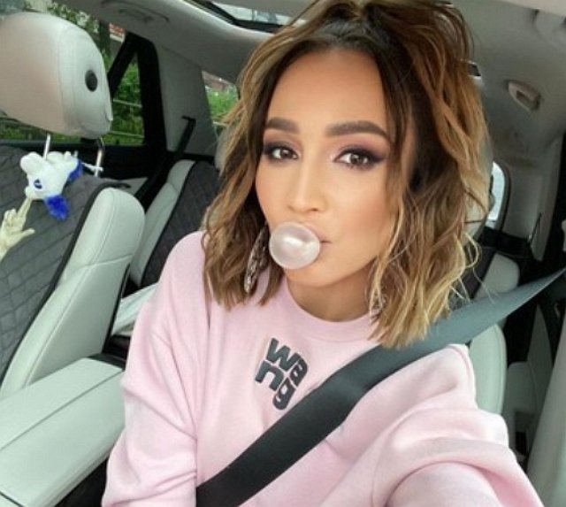 Из блога Редакции: Бузовой подарили кольцо почти за миллион рублей!