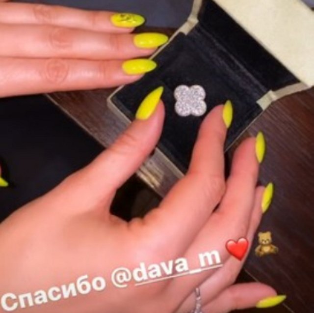 Из блога Редакции: Бузовой подарили кольцо почти за миллион рублей!